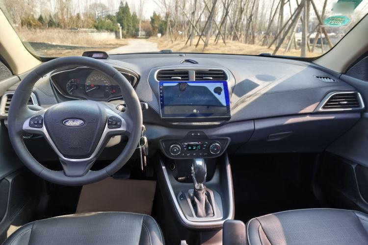 Used Ford Escort 2015 1.5L Automatic Fashion Model Interior 4