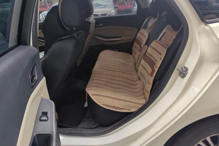 Used Ford Escort 2015 1.5L Automatic Comfort Edition Interior 4