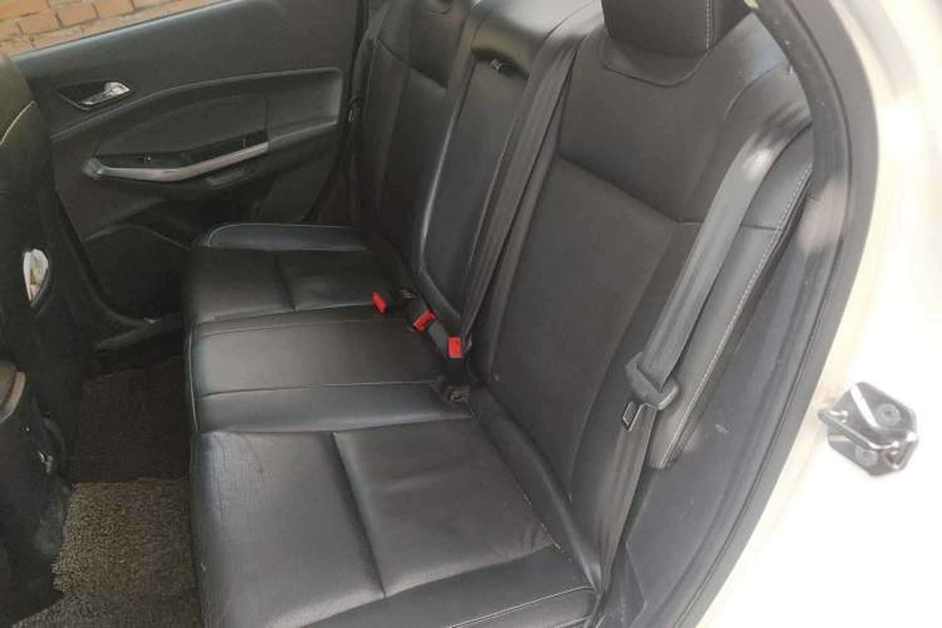 Used Ford Escort 2015 1.5L Manual Fashion Edition Interior 4