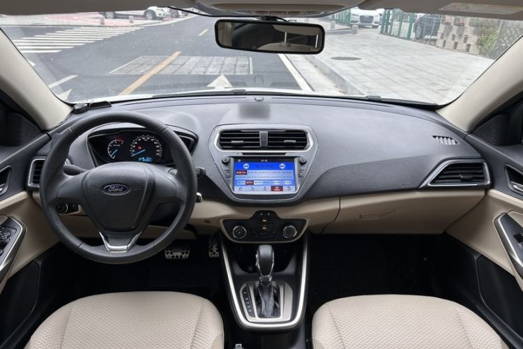 Used Ford Escort 2015 1.5L Automatic Comfort Edition Interior 4