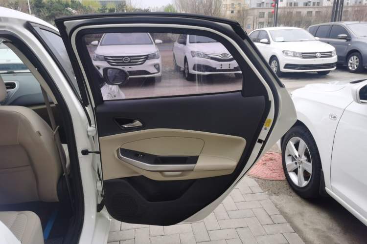 Used Ford Escort 2015 1.5L Manual Comfort Model Interior 6