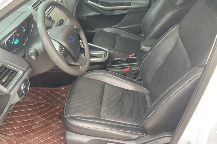 Used Ford Escort 2015 1.5L Automatic Fashion Model Interior 8