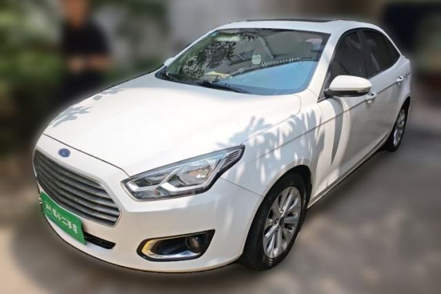 Ojetý Ford Escort 2015 1.5L Automatic Fashion Model