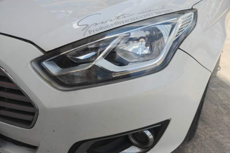 Used Ford Escort 2015 1.5L Automatic Comfort Edition Left Front Headlight