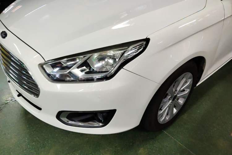 Used Ford Escort 2015 1.5L Automatic Fashion Model Left Front Headlight