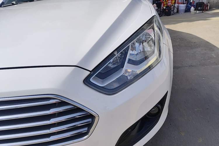 Used Ford Escort 2015 1.5L Automatic Comfort Edition Left Front Headlight