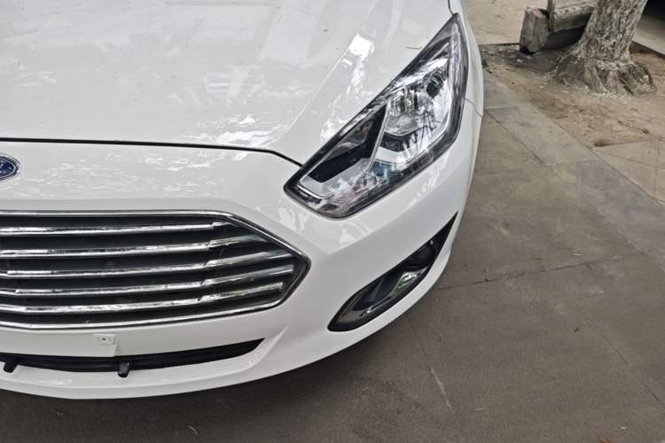 Used Ford Escort 2015 1.5L Automatic Fashion Model Left Front Headlight