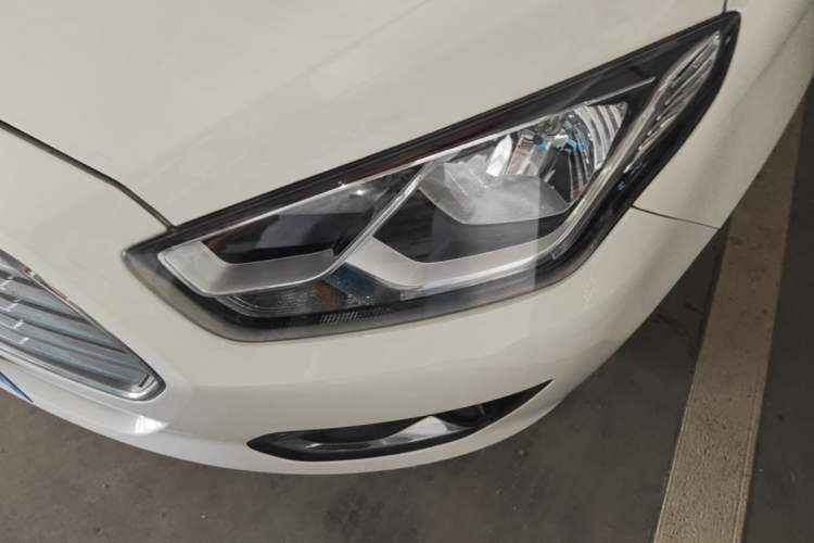 Used Ford Escort 2015 1.5L Automatic Fashion Model Left Front Headlight