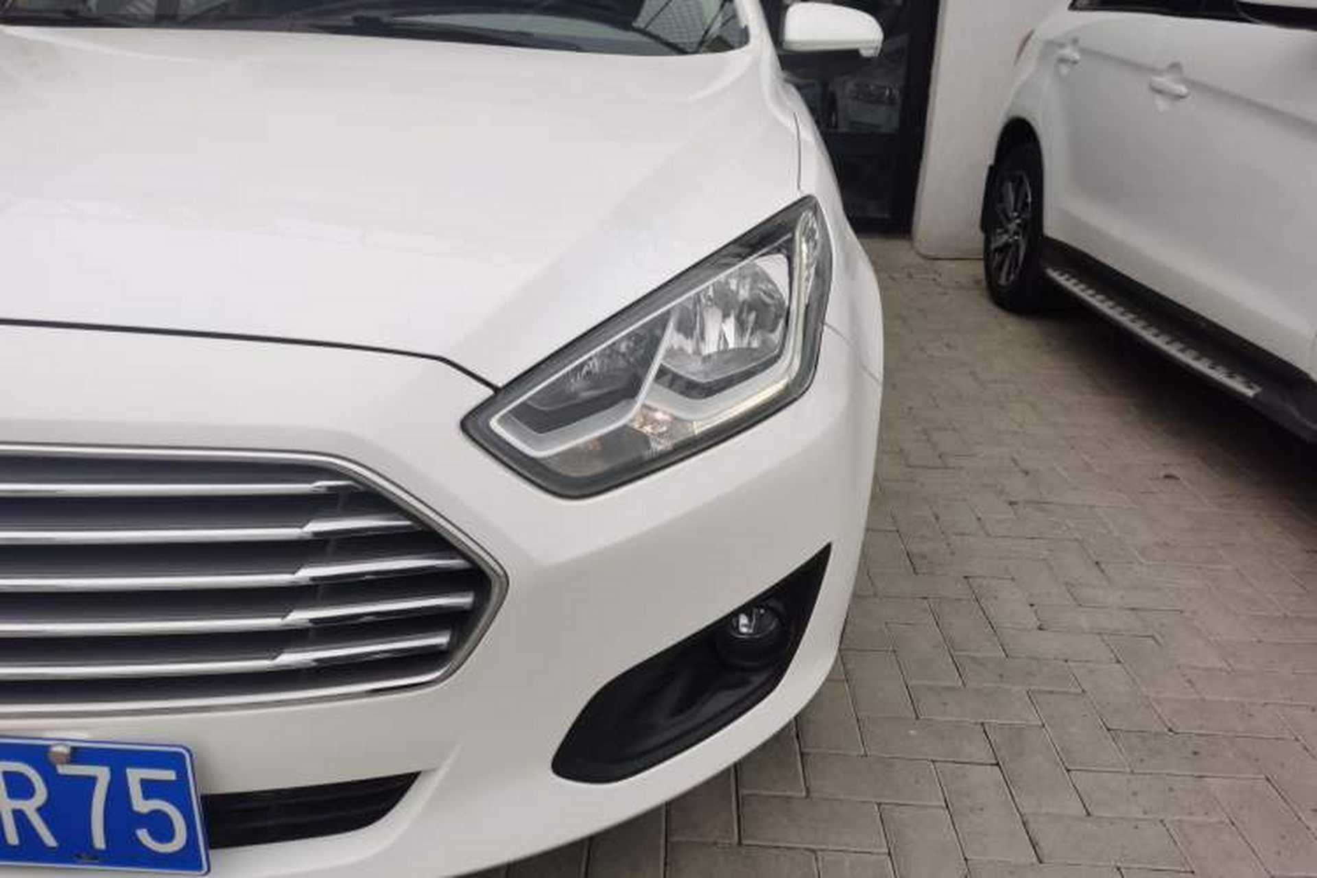 Used Ford Escort 2015 1.5L Manual Comfort Model Left Front Headlight