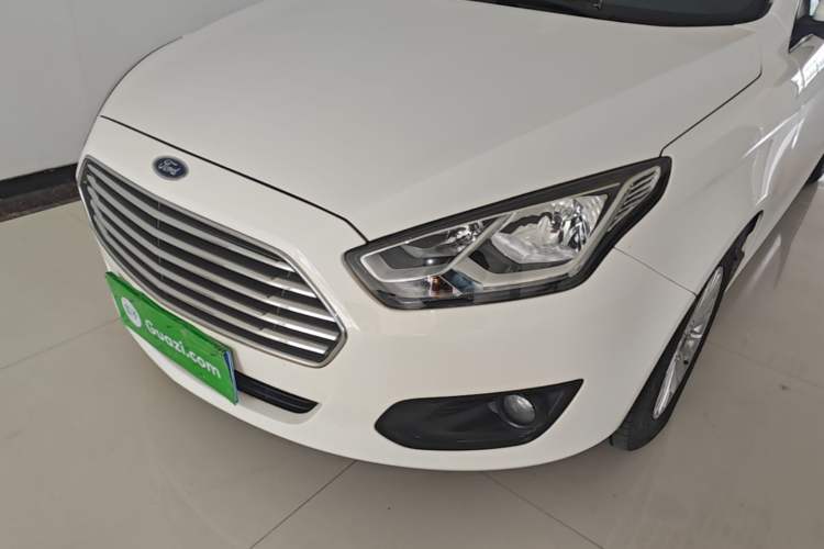 Used Ford Escort 2015 1.5L Automatic Comfort Edition Left Front Headlight
