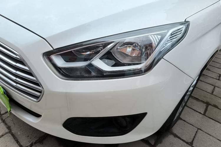 Used Ford Escort 2015 1.5L Automatic Comfort Edition Left Front Headlight
