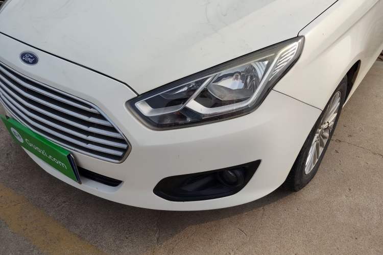 Used Ford Escort 2015 1.5L Manual Comfort Model Left Front Headlight