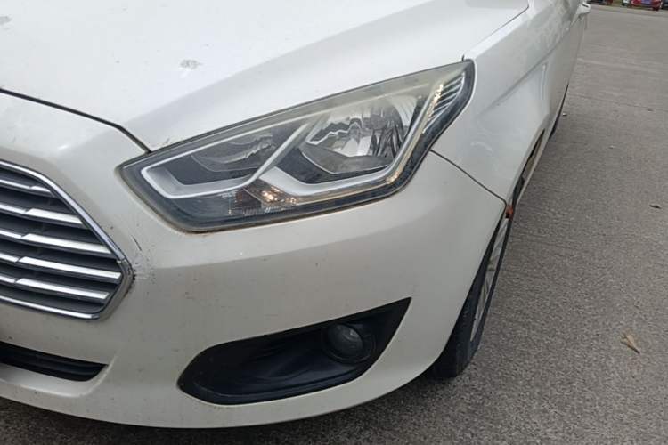 Used Ford Escort 2015 1.5L Automatic Comfort Edition Left Front Headlight