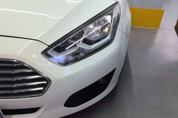 Used Ford Escort 2015 1.5L Automatic Comfort Edition Left Front Headlight