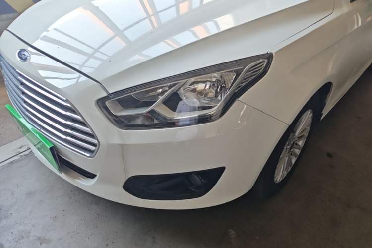Used Ford Escort 2015 1.5L Manual Comfort Model Left Front Headlight