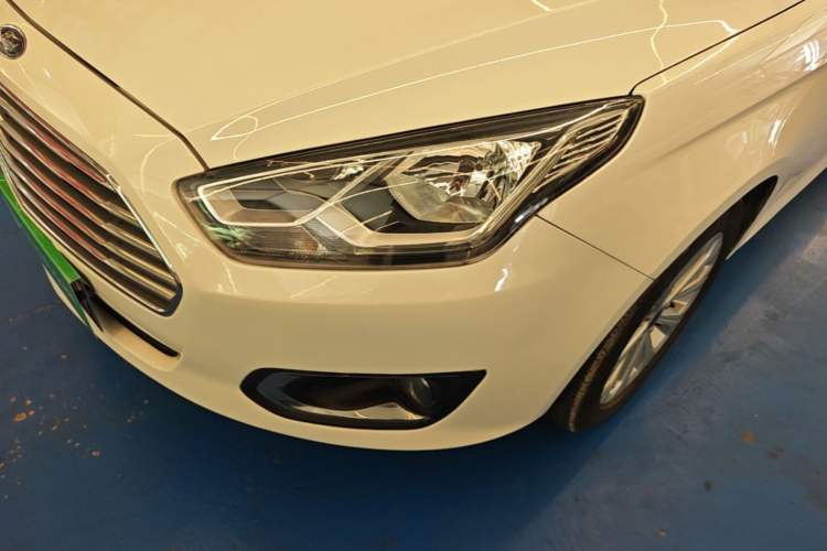 Used Ford Escort 2015 1.5L Automatic Fashion Model Left Front Headlight