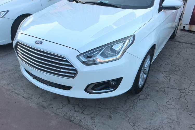 Used Ford Escort 2015 1.5L Automatic Fashion Model Left Front Headlight