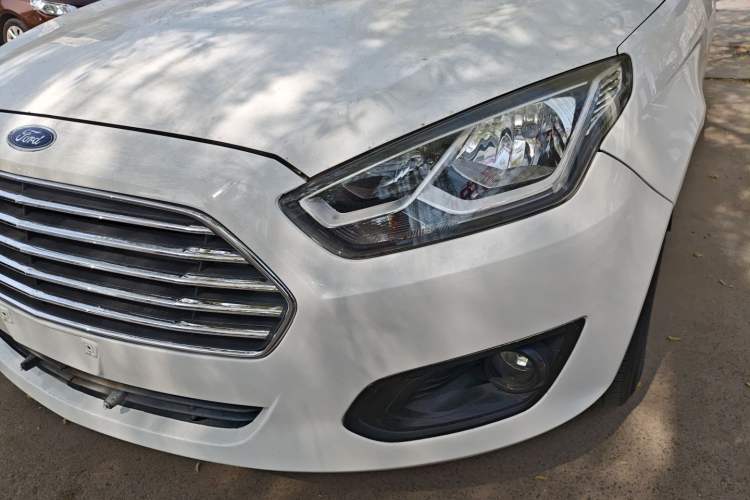 Used Ford Escort 2015 1.5L Manual Comfort Model Left Front Headlight