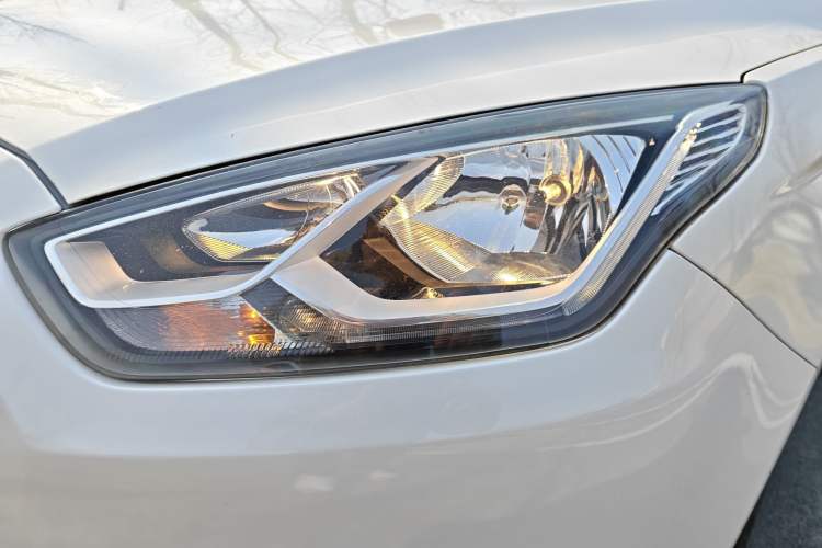 Used Ford Escort 2015 1.5L Automatic Fashion Model Left Front Headlight