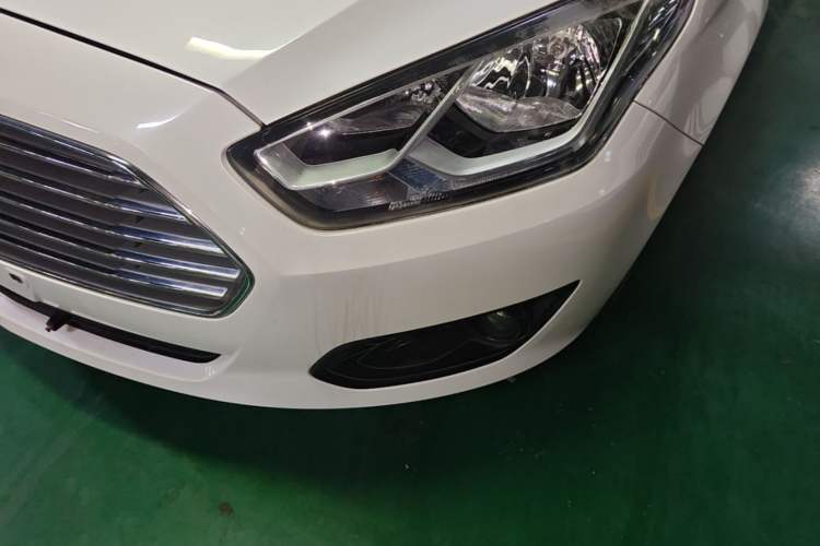 Used Ford Escort 2015 1.5L Manual Comfort Model Left Front Headlight
