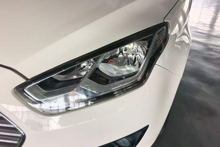 Used Ford Escort 2015 1.5L Automatic Comfort Edition Left Front Headlight