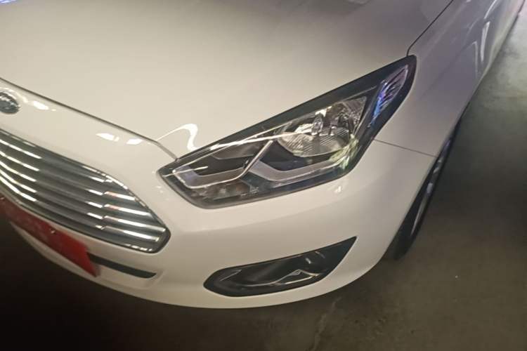 Used Ford Escort 2015 1.5L Automatic Fashion Model Left Front Headlight