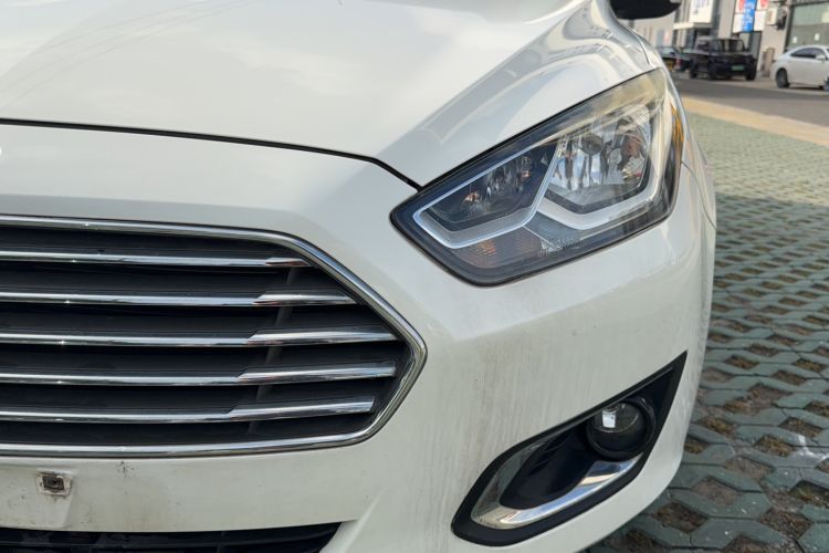 Used Ford Escort 2015 1.5L Automatic Fashion Model Left Front Headlight