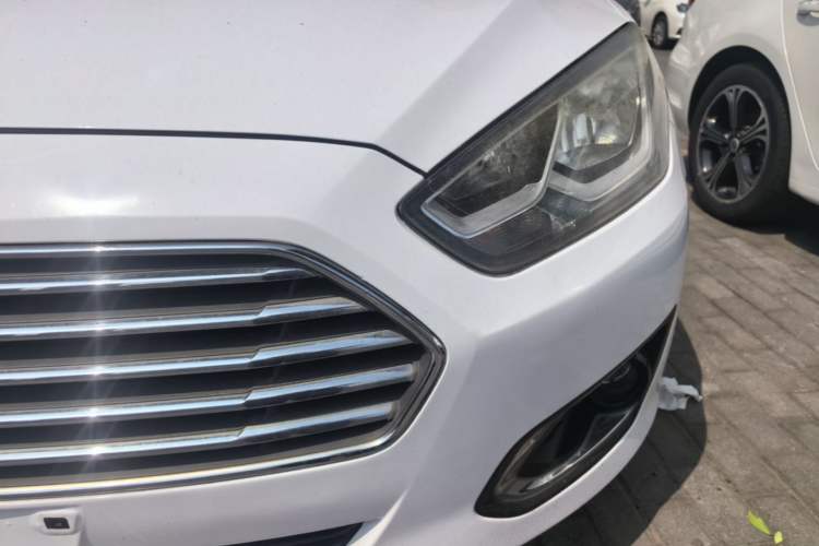 Used Ford Escort 2015 1.5L Automatic Fashion Model Left Front Headlight