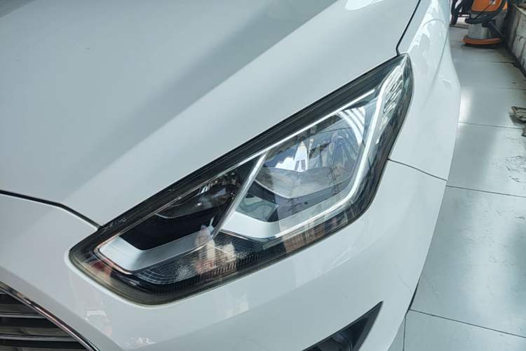 Used Ford Escort 2015 1.5L Manual Comfort Model Left Front Headlight