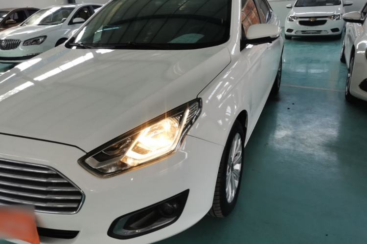 Used Ford Escort 2015 1.5L Automatic Fashion Model Left Front Headlight