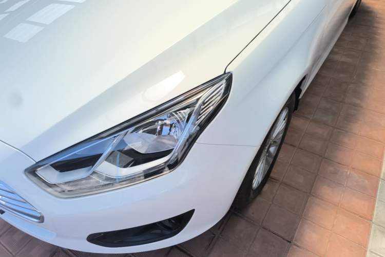 Used Ford Escort 2015 1.5L Automatic Comfort Edition Left Front Headlight