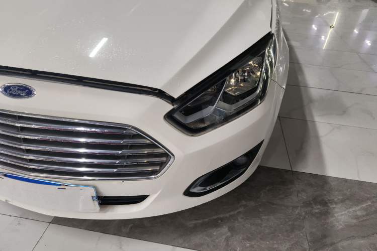 Used Ford Escort 2015 1.5L Automatic Fashion Model Left Front Headlight