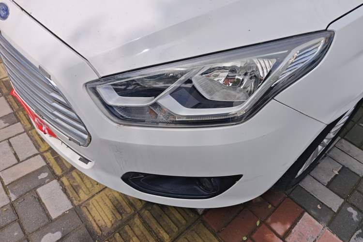 Used Ford Escort 2015 1.5L Automatic Comfort Edition Left Front Headlight
