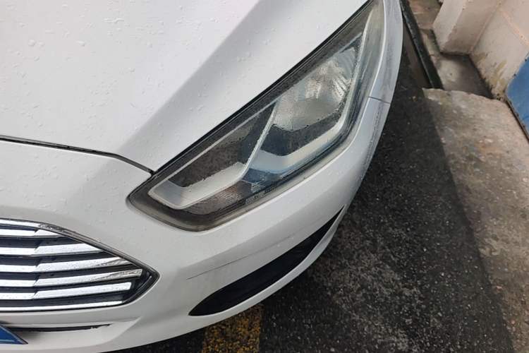 Used Ford Escort 2015 1.5L Automatic Comfort Edition Left Front Headlight