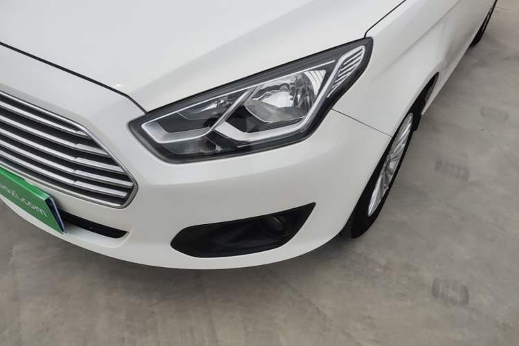Used Ford Escort 2015 1.5L Manual Comfort Model Left Front Headlight
