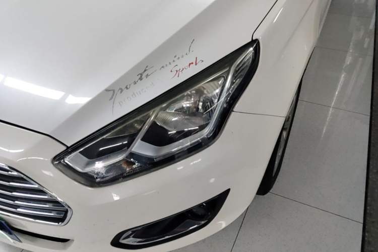 Used Ford Escort 2015 1.5L Manual Fashion Edition Left Front Headlight