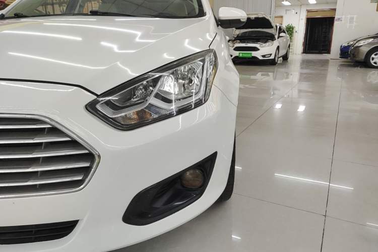 Used Ford Escort 2015 1.5L Manual Comfort Model Left Front Headlight