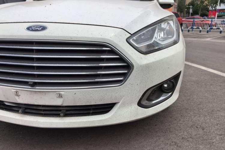 Used Ford Escort 2015 1.5L Manual Fashion Edition Left Front Headlight