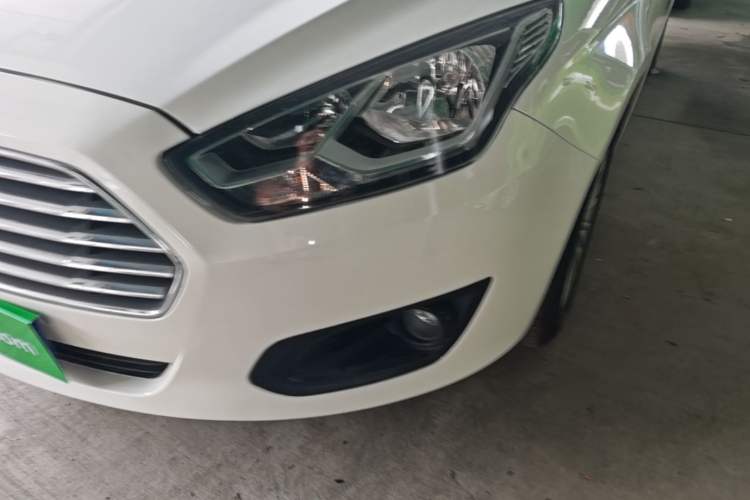 Used Ford Escort 2015 1.5L Manual Comfort Model Left Front Headlight