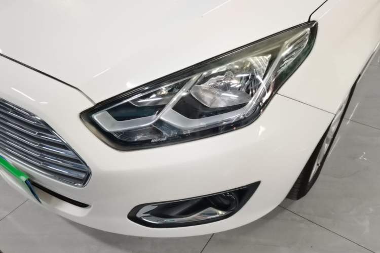 Used Ford Escort 2015 1.5L Automatic Fashion Model Left Front Headlight
