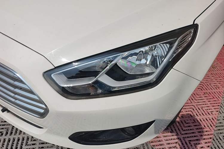 Used Ford Escort 2015 1.5L Manual Comfort Model Left Front Headlight