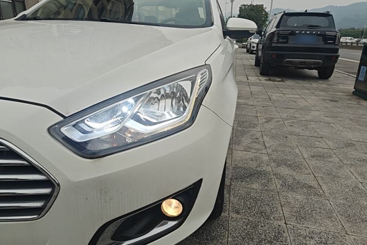 Used Ford Escort 2015 1.5L Automatic Fashion Model Left Front Headlight