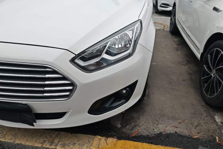 Used Ford Escort 2015 1.5L Automatic Comfort Edition Left Front Headlight