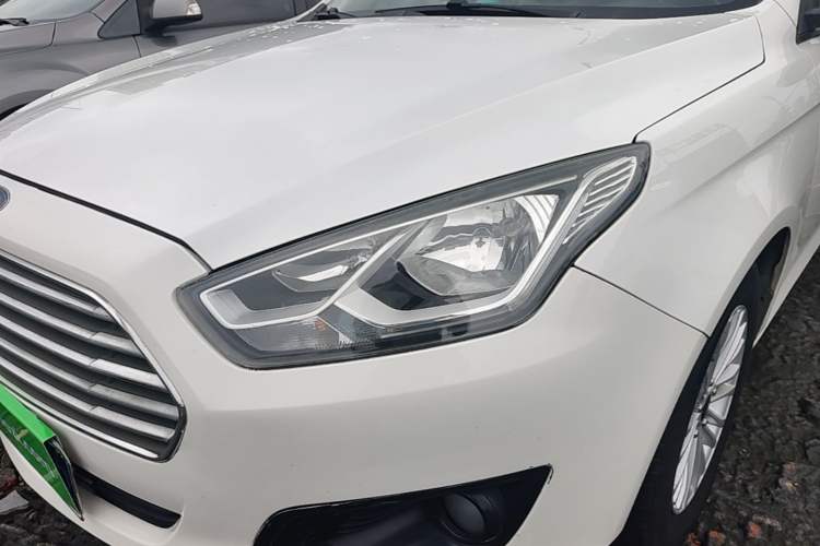 Used Ford Escort 2015 1.5L Manual Comfort Model Left Front Headlight