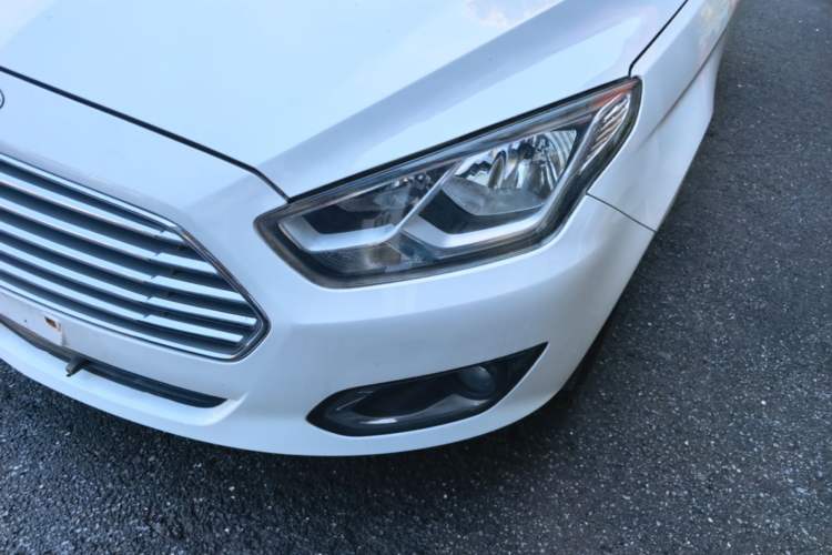 Used Ford Escort 2015 1.5L Automatic Fashion Model Left Front Headlight