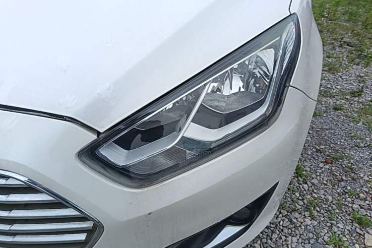 Used Ford Escort 2015 1.5L Automatic Fashion Model Left Front Headlight