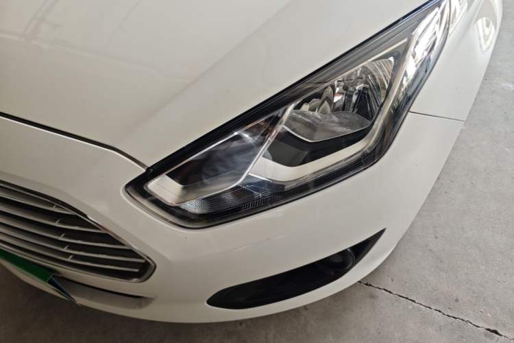 Used Ford Escort 2015 1.5L Automatic Comfort Edition Left Front Headlight