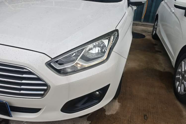 Used Ford Escort 2015 1.5L Automatic Comfort Edition Left Front Headlight