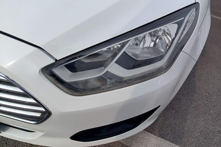 Used Ford Escort 2015 1.5L Manual Comfort Model Left Front Headlight