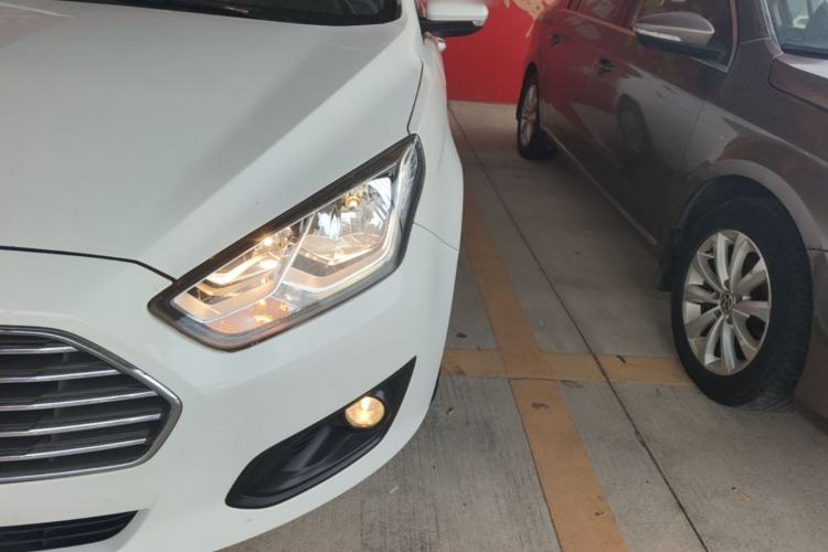 Used Ford Escort 2015 1.5L Automatic Comfort Edition Left Front Headlight